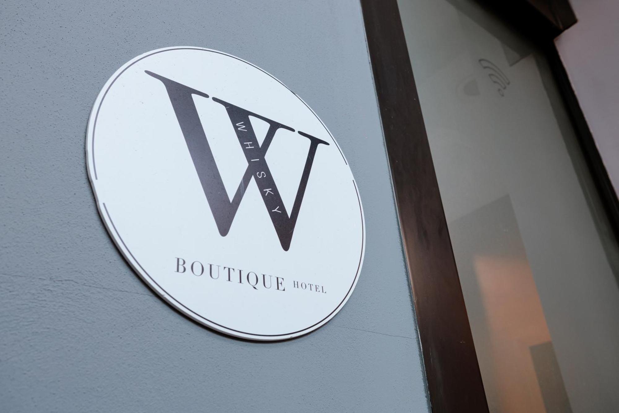 Boutique Whisky 3* Tirana