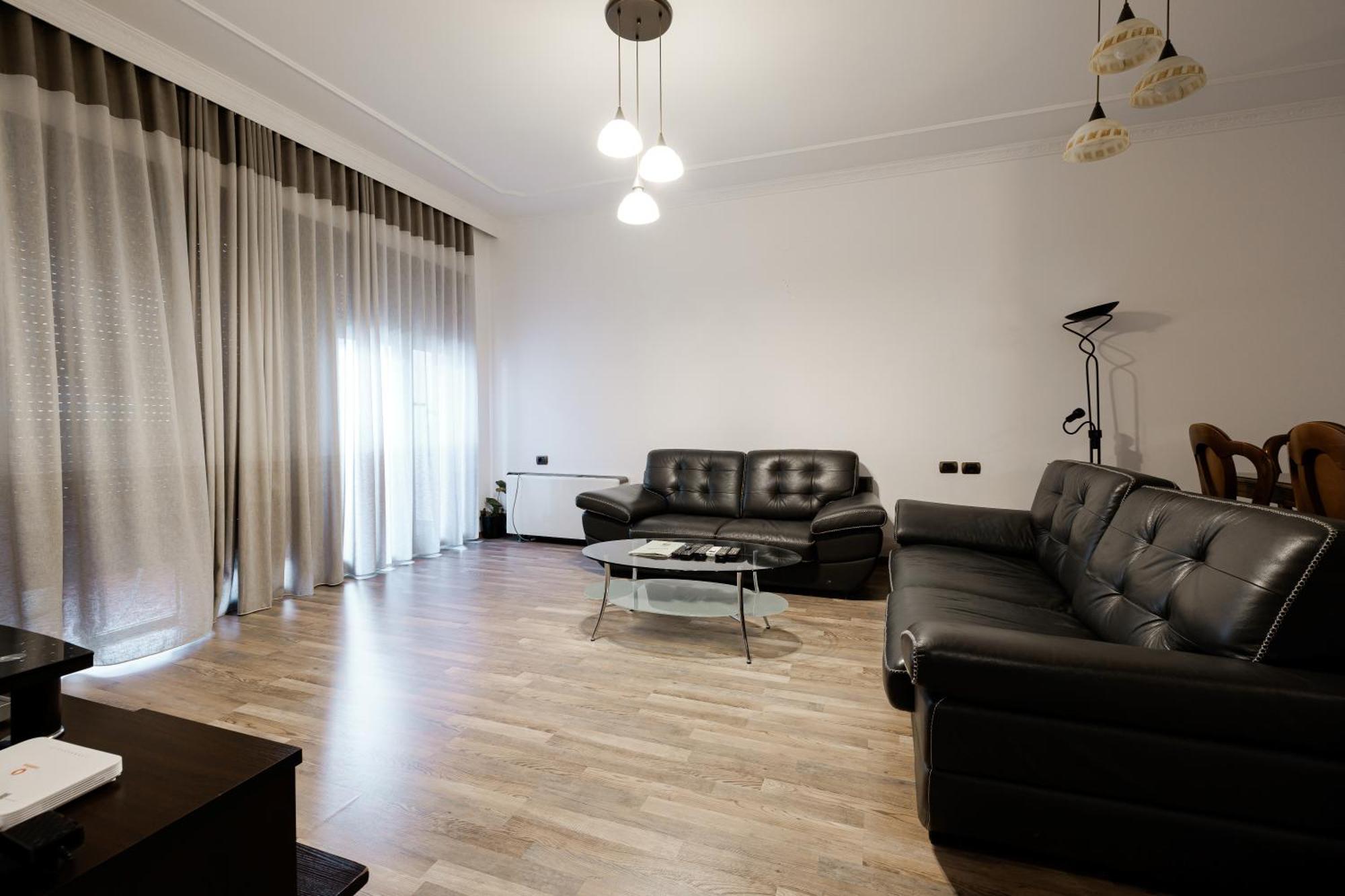 Boutique Whisky Hotel Tirana