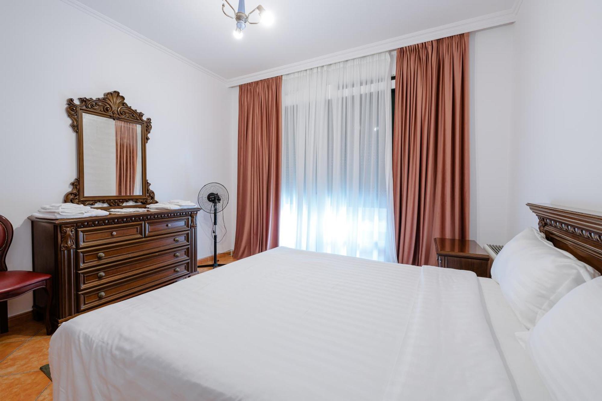 Boutique Whisky Hotel Tirana